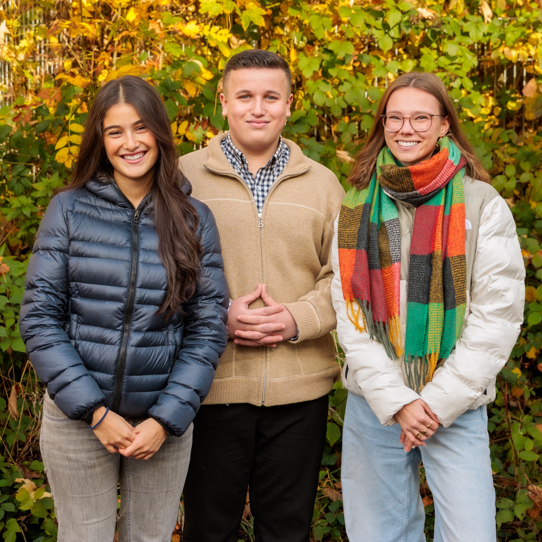 Jasmin Lahlou, Florian Jansen und Annika Hans, die Schülersprecher:innen des Helene-Lange-Gymnasiums